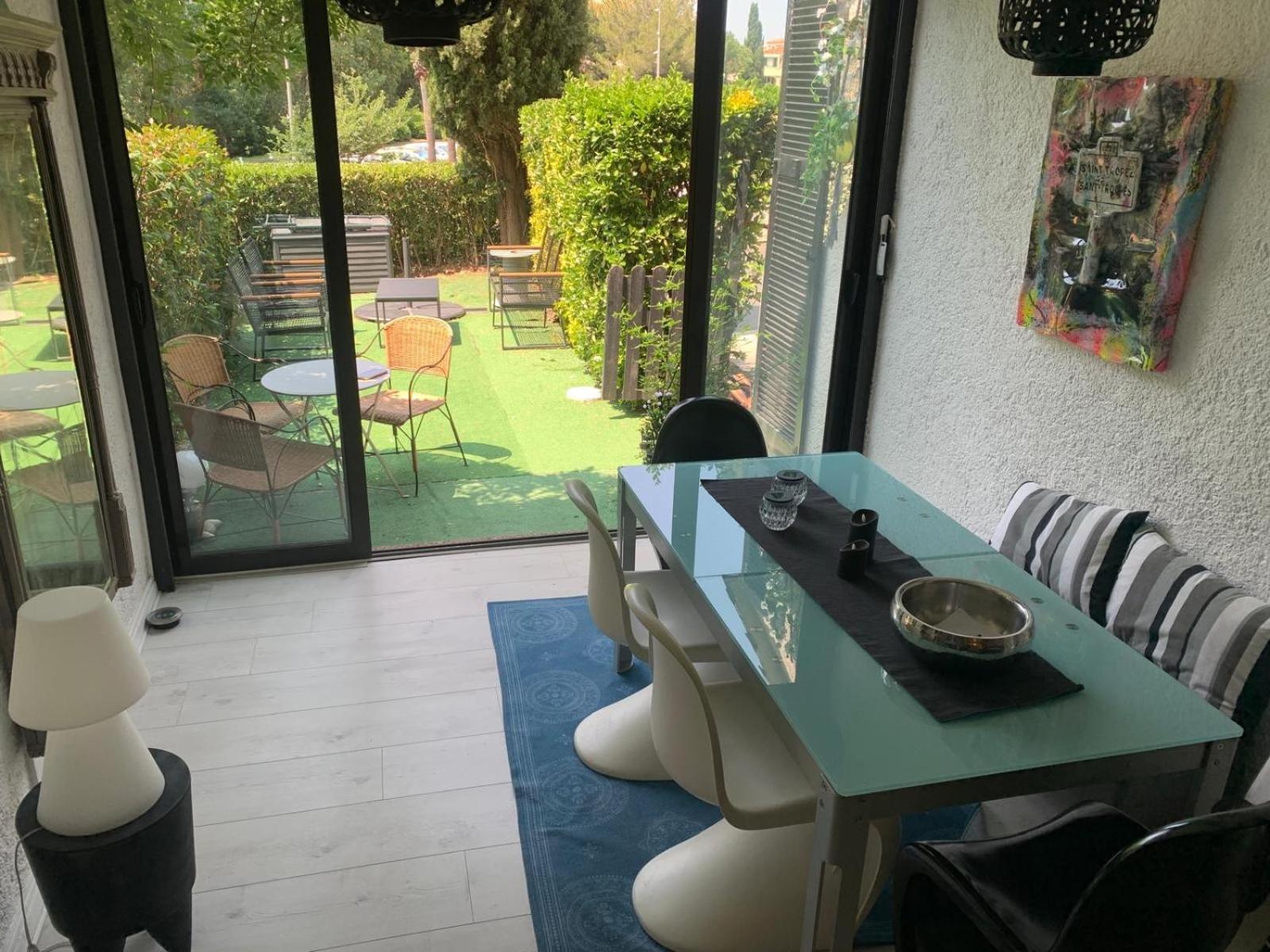 La Petite Perle Apartment โคโกแล็ง ภายนอก รูปภาพ